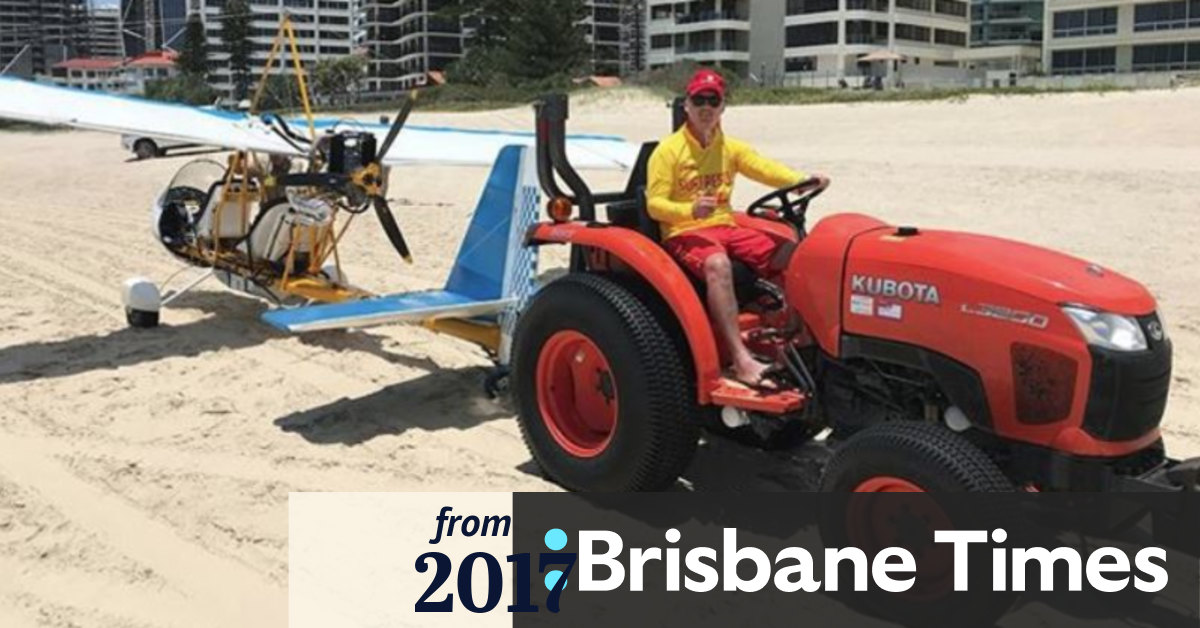 Powered glider makes emergency landing on Gold Coast beach